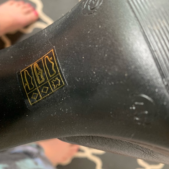 Black Women's Heeled Shoes - Picture 4 of 4